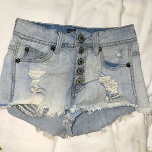 🦜🦜3/$25 Kendall & Kylie Denim Shorts
